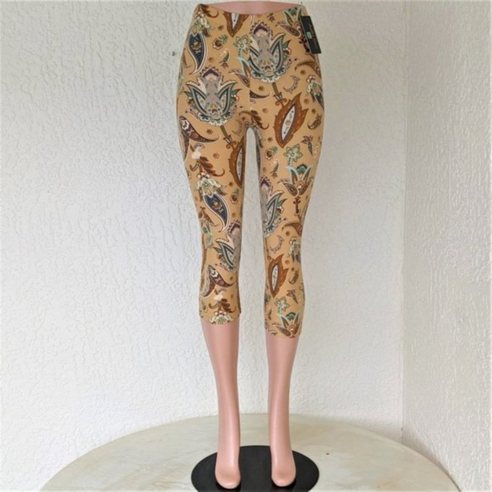SOFT Fall Leaves Capri Leggings (NWT) - Picture 3 of 12